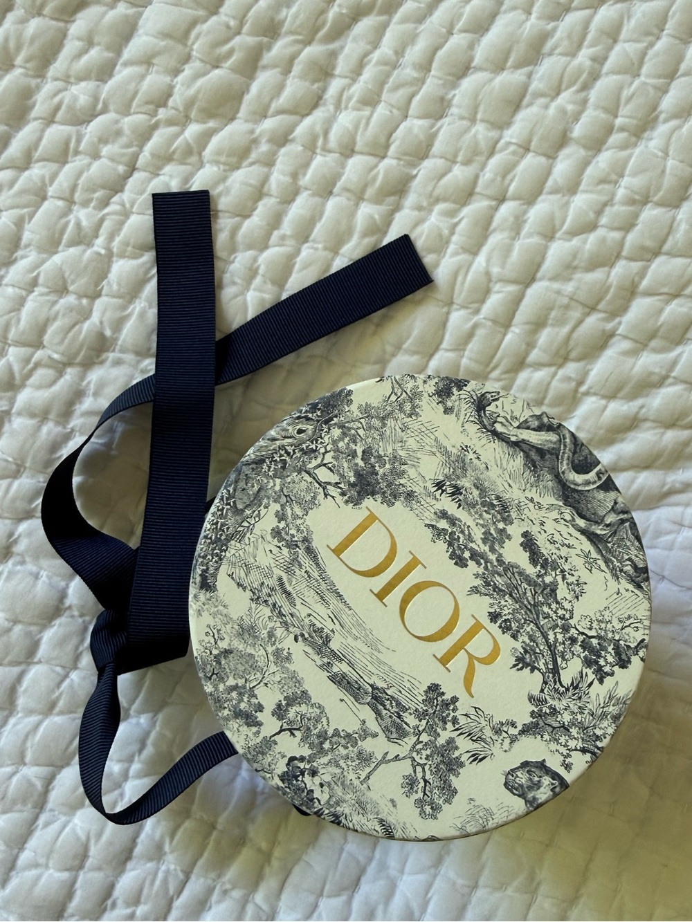 Dior bougie Parfumee candle NWT red cannage